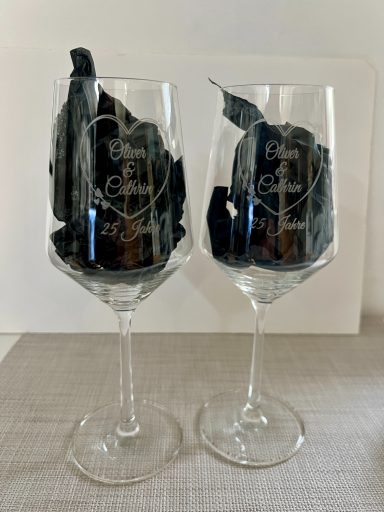 Gravierte Gläser (Beispiel für Personalisierung) Weinglas personalisiert gravur
